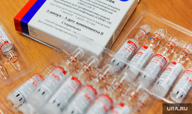 Вакцинация от коронавируса вакциной КовиВак. Челябинск, ампула, эпидемия, прививка, вакцина, вакцинация, коронавирус, covid, ковид, пандемия, спутник v, гам ковид вак
