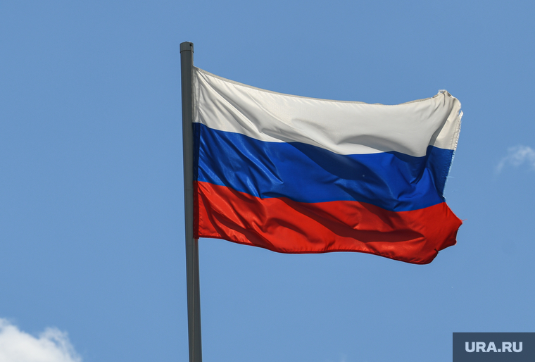 Визит Евгения Куйвашева в Нижнюю Туру, российский флаг, триколор, флаг россии, символ власти, государственный символ