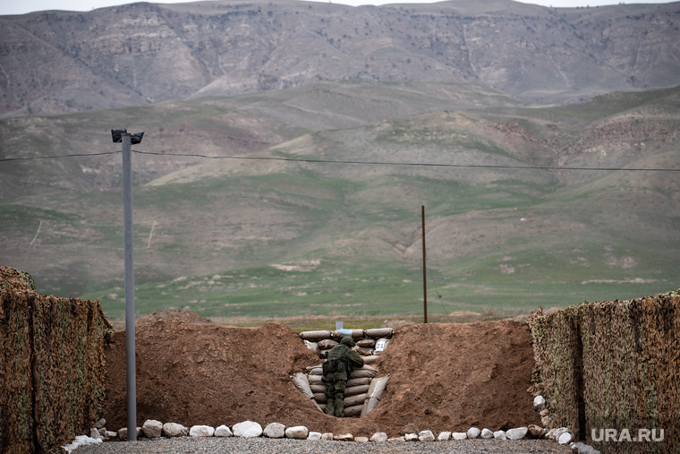 201-я российская военная база. Таджикистан, Душанбе, военнослужащие цво, военная база, огневая точка, солдат, 201военная база, пулеметное гнездо