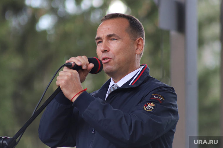Торжественная линейка студентов КГУ в ЦПКиО. Курган, шумков вадим