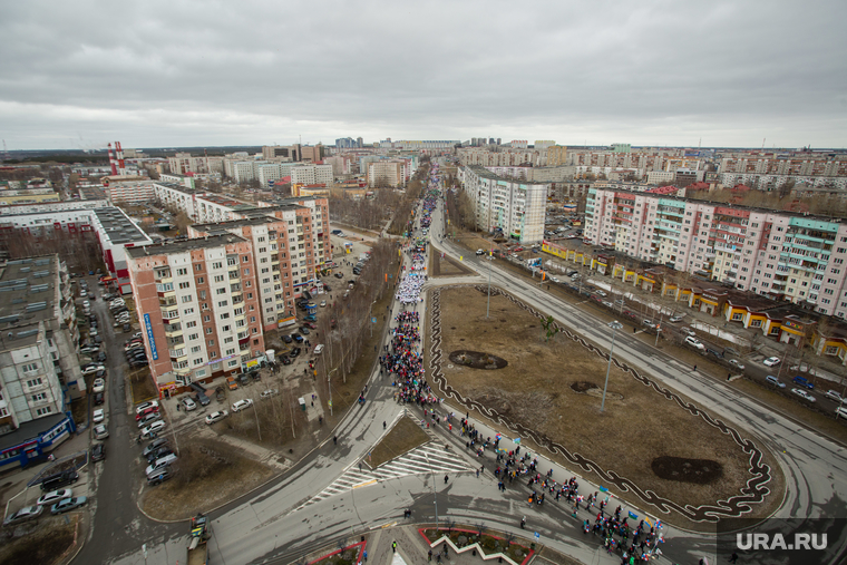 Первомайская демонстрация на проспекте Ленина. Сургут, демонстрация, 1 мая, город сургут