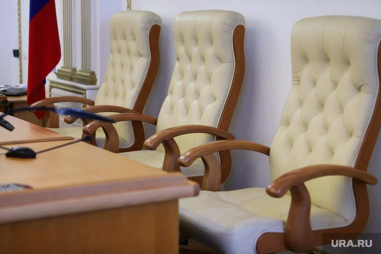 Пресс-конференция с замгубернатора Воробьевым Анатолием. Курган, пустые кресла, пустой зал правительства