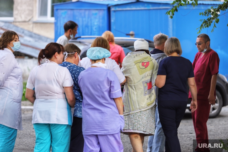 Эвакуация БСМП. Курган, медперсонал, пациенты больницы