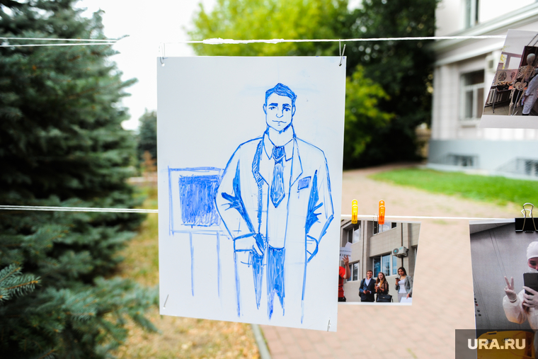 Студенты нарисовали себя в будущем