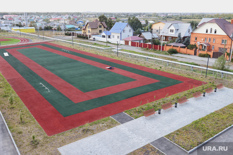 Спортивная площадка на территории новой школы в с. Кетово