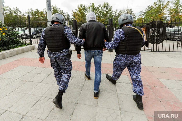 Тренировка сотрудников Росгвардии на территории гимназии. Челябинск, гимназия, арест, захват, террорист, школа, заложник, росгвардия, вневедомственная охрана, вежливые люди, задержание, лицей