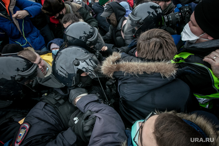 Несанкционированный митинг оппозиции в поддержку Алексея Навального. Москва, митинг, протест, несанкционированная акция, драка с полицией, сопротивление при аресте