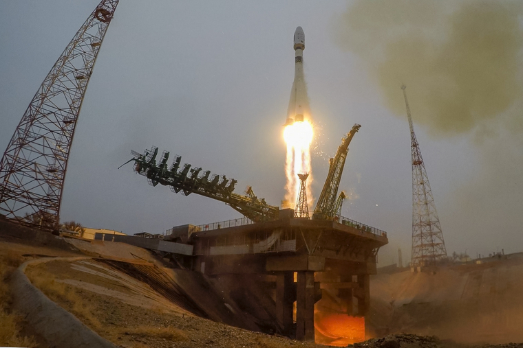 Искусственные спутники Земли, сайт Роскосмоса. Москва, старт, пуск, ракета, космонавтика, космодром, стартовая площадка, запуск, полет в космос