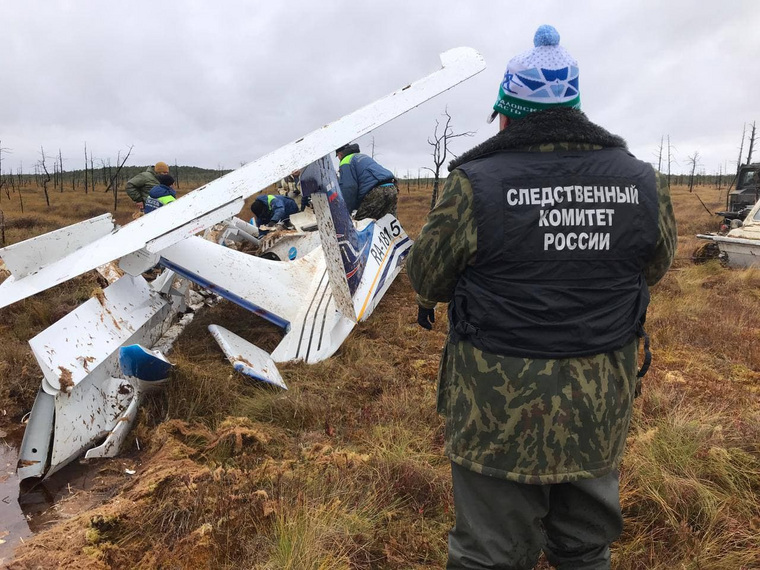 Обломки самолета разбившегося в болоте Советского района