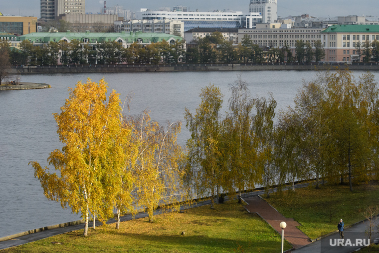 Виды Екатеринбурга, набережная городского пруда, город екатеринбург, осень