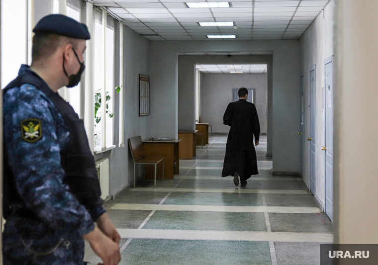 Третье судебное заседание по делу Тимофея Ради. Екатеринбург, судья, суд, пристав