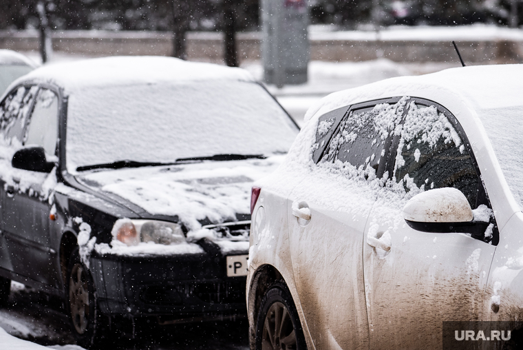Виды Екатеринбурга, снег, зима, автомобиль, грязь, машина в снегу