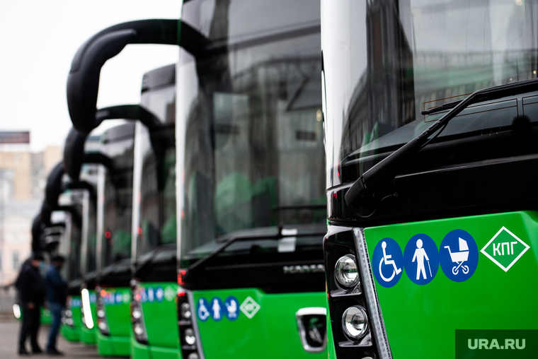 Передача новых автобусов, полученных Екатеринбургом в лизинг в рамках федеральной программы «Безопасные и качественные дороги». Екатеринбург, автобус, общественный транспорт, низкопольный автобус, городской транспорт