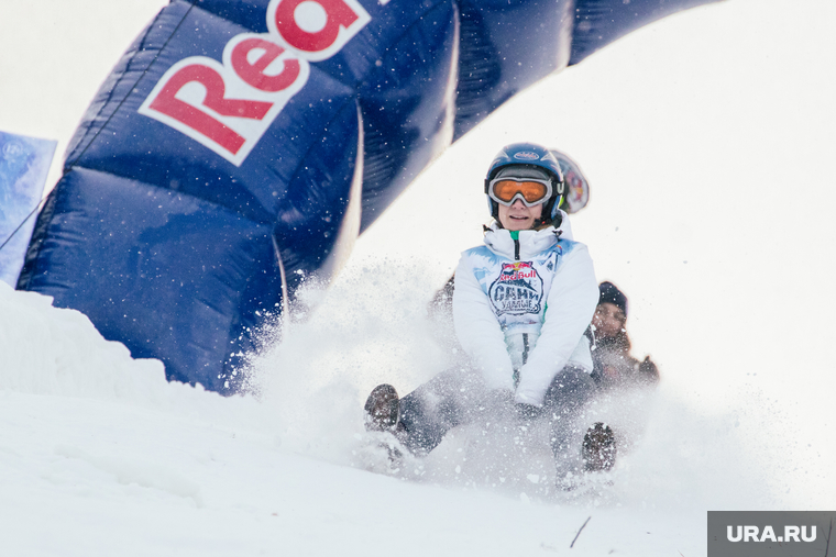 Экстремальные соревнования по скоростному спуску на санях "Red Bull Сани Удалые". Екатеринбург , сани, соревнования, экстрим, red bull, экстремальный отдых, санки, катание на санях, зимний спорт, катание с горы