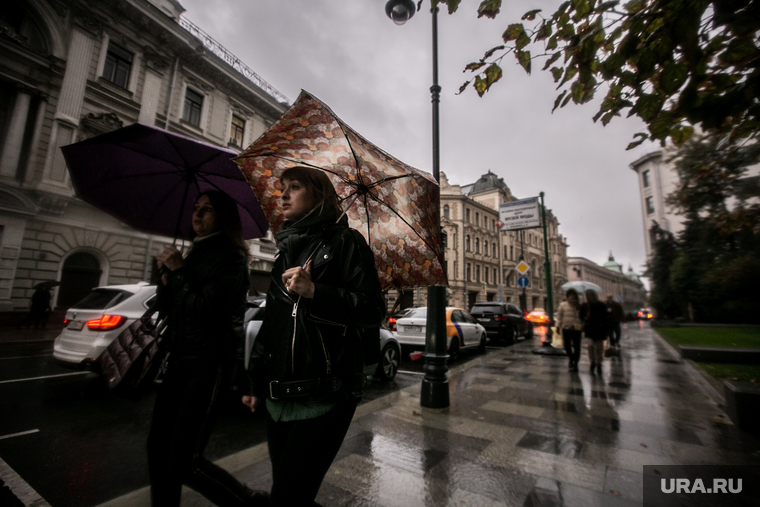 Осень, дождь в Москве. Москва, непогода, ильинка улица, дождь, осень