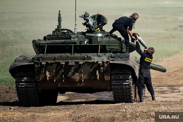 Всеармейский этап конкурса АрМИ-2021 «Танковый биатлон». Челябинская область, танкисты, военнослужащие, танковый биатлон, военные учения, танк т-72, всеармейский этап конкурса арми2021, арми2021