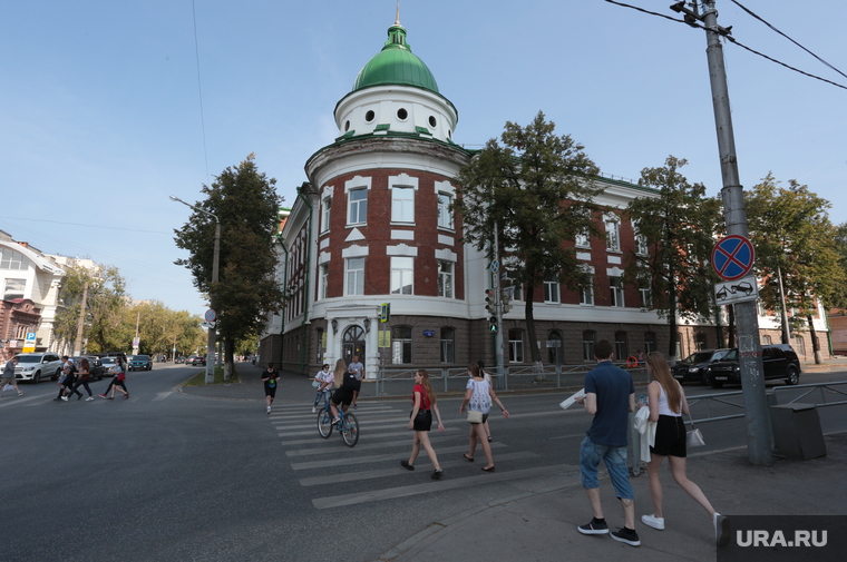 Виды города и жанр. Пермь, педагогический университет, виды города, пермский педагогический университет