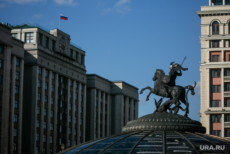 Красная площадь. Москва, госдума, государственная дума, памятник георгию победоносцу, москва