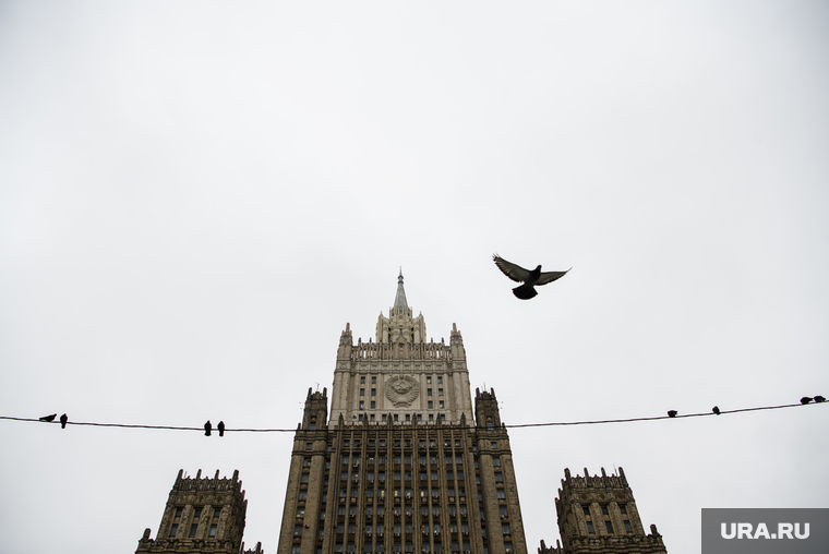 Виды Москвы, министерство иностранных дел рф, голубь, мид рф, сталинская высотка