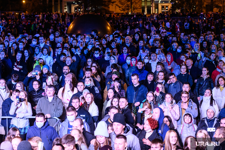 URAL MUSIC NIGHT. Екатеринбург, массовое мероприятие, публика, зрители, толпа