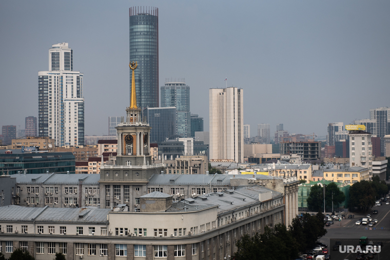 Звон-благовест в Храме-колокольне «Большой Златоуст». Екатеринбург, правительство свердловской области, башня исеть, здание администрации екатеринбурга, город екатеринбург, жк февральская революция, вид сверху
