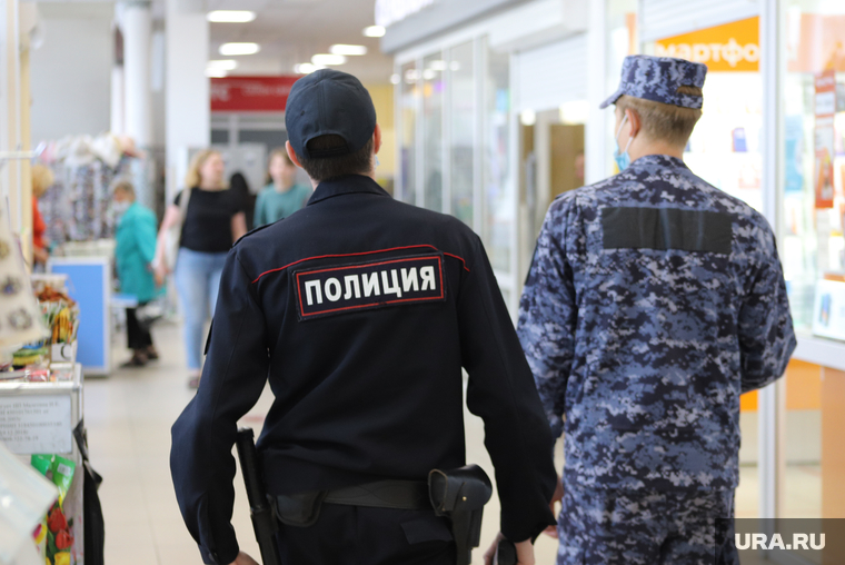 Разное. Курган, торговый центр, рейд в магазине, полиция, наряд полиции