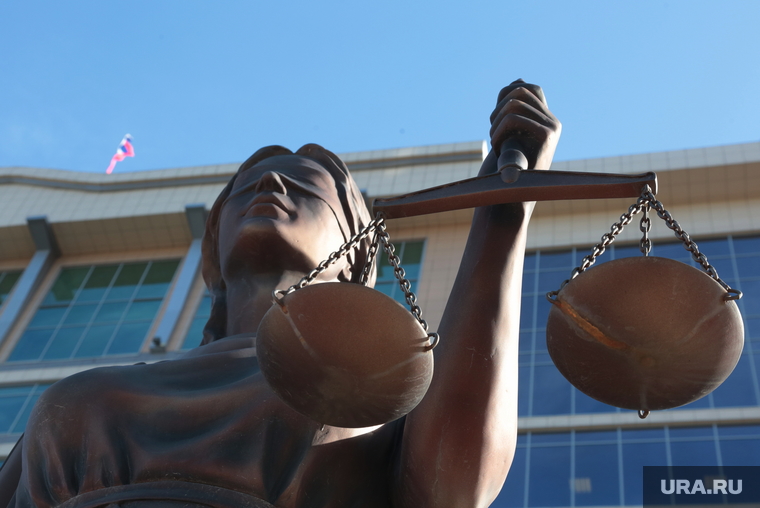 Статуя Фемиды у краевого арбитражного суда. Пермь, фемида, правосудие