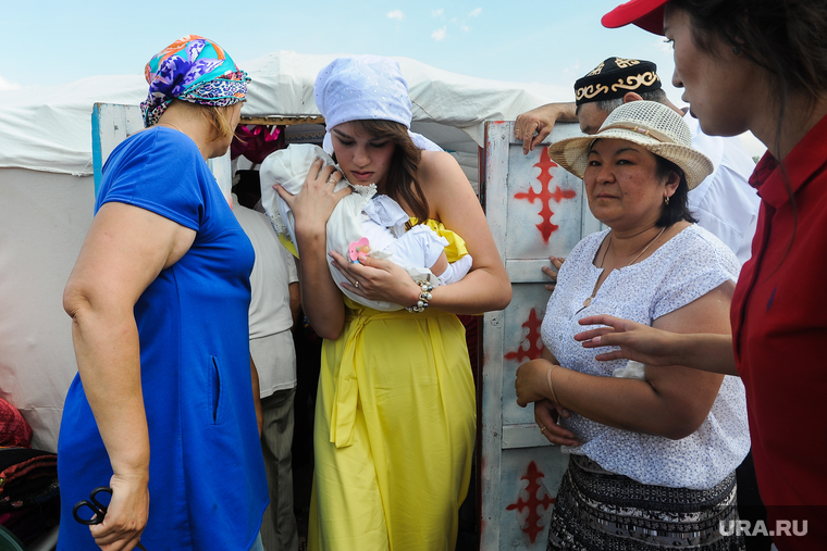 Туган Жер региональный фестиваль казахского национального творчества Чесма Челябинск, мать, обряд имянаречения новорожденного ребенка, дитя
