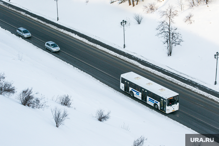 Виды города. Тобольск, зима, тобольск, автобус, дорога