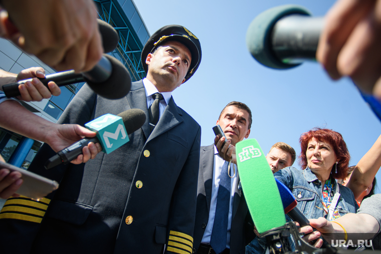 Пресс-конференция по аварийной посадке рейса U6178 в Подмосковье. Екатеринбург, юсупов дамир