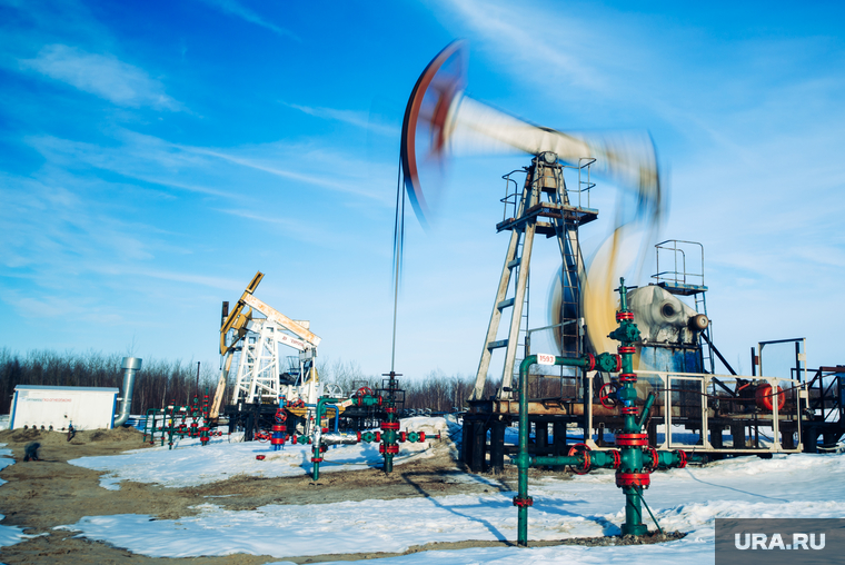 Клипарт. Сургут, сургутнефтегаз, качалка, экономика, добыча, нефть, месторождение, нефтедобыча, добыча нефти, черное золото, ресурсы, куст нефтегазовый, цены на нефть