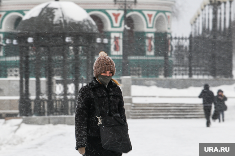 Виды Екатеринбурга, снег, зима, непогода, метель, холод