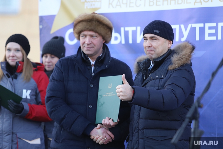 Губернатор Шумков вручил Дмитрию Парышеву благодарственную письмо
