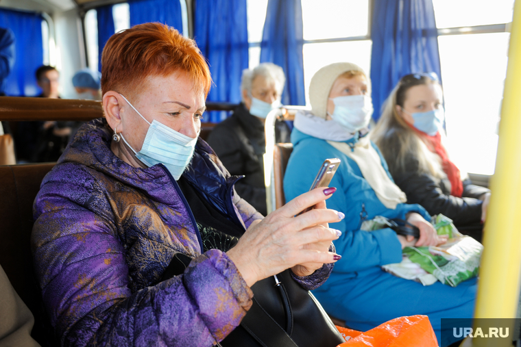 Проверка водителей и пассажиров на соблюдение масочного режима. Челябинск, маска защитная, сиз, средства индивидуальной защиты