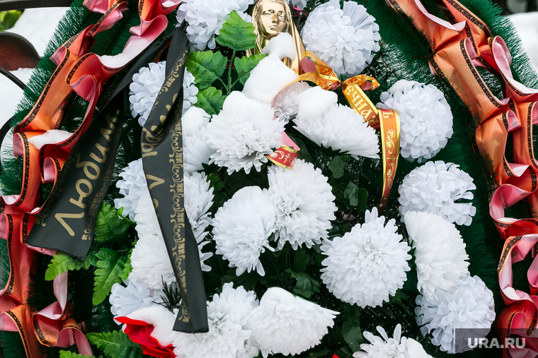 Кладбище и похороны. Тюмень, венок, могилы, похороны, кладбище