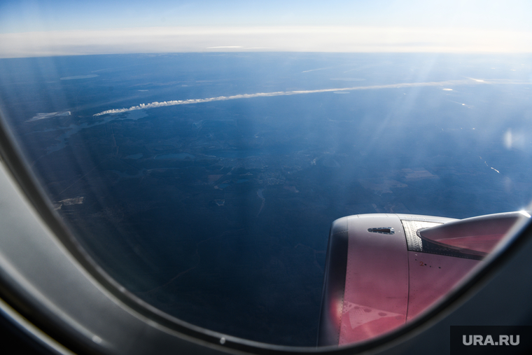 Первый рейс авиасообщения Екатеринбург-Тобольск авиакомпании Red Wings. Екатеринбург, полет, вид из самолета, самолет, самолет в небе, путешествие, ясная погода