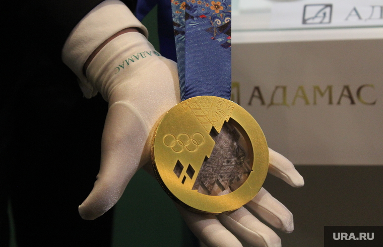 Презентация олимпийских медалей зимних игр 2014 года в Сочи. Екатеринбург, медаль сочи, сочи 2014, sochi 2014, адамас