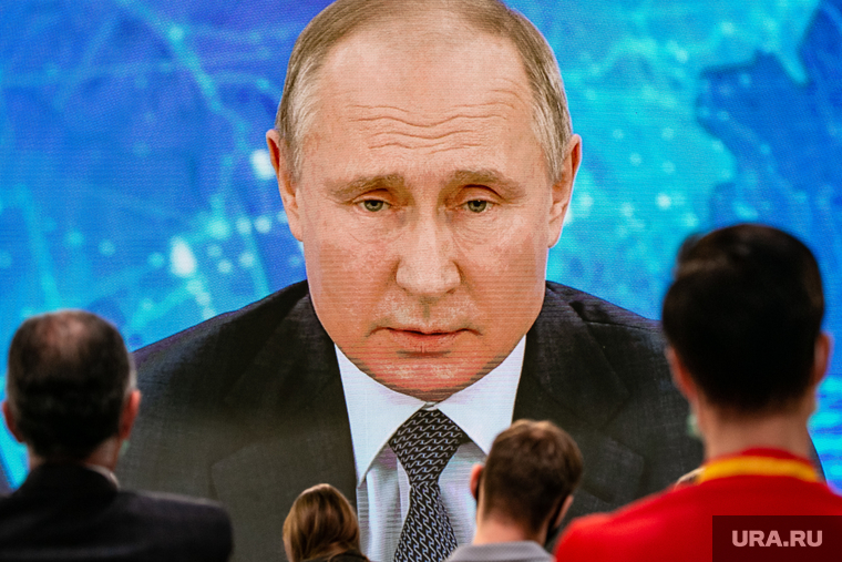 Большая пресс-конференция президента РФ. Москва, путин на экране