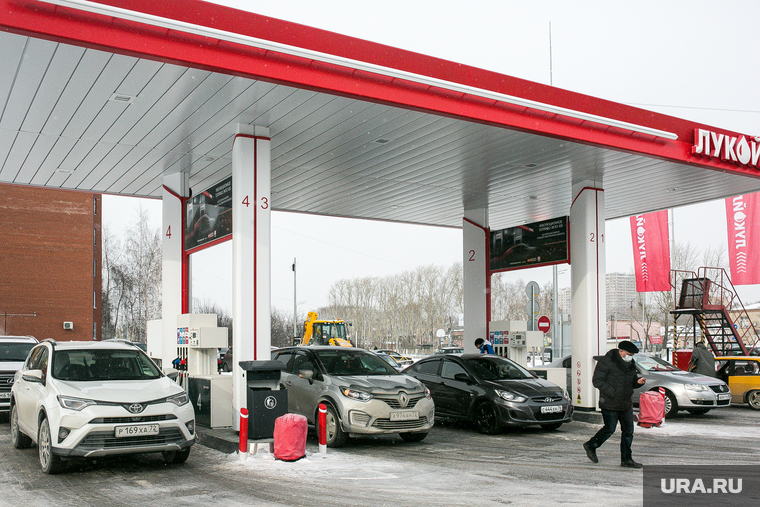 Автозаправки. Тюмень, бензин, заправка, автозаправка, лукойл, заправка автомобиля, цена на бензин, заправка авто, автозаправка лукойл