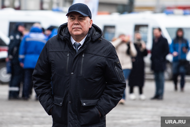 Торжественная церемония передачи машин скорой медицинской помощи на Площади 1905 года. Екатеринбург, карлов андрей