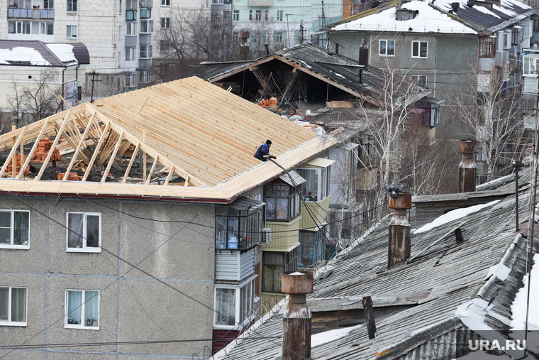 Поселок Восточный. Курган, крыша, ремонт