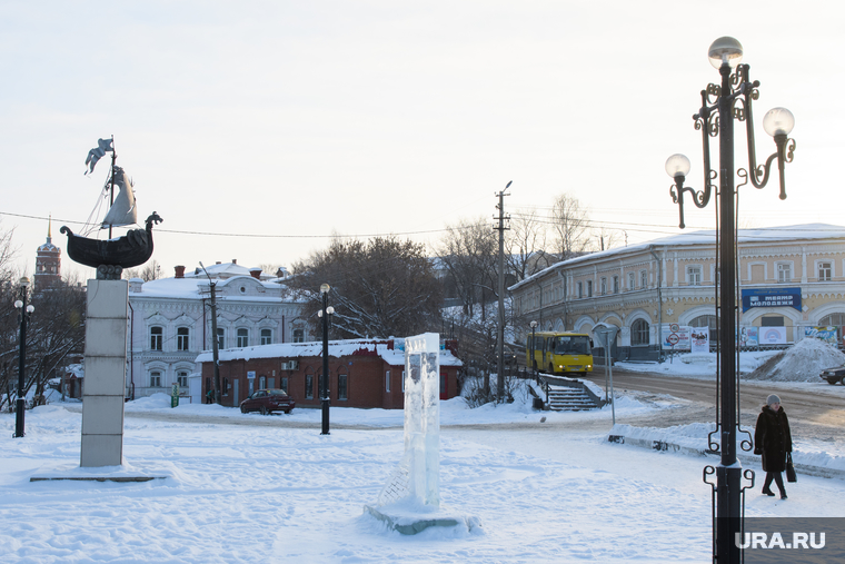 Виды Кунгура. Пермский край, город кунгур, памятник первопроходцам кунгурского края