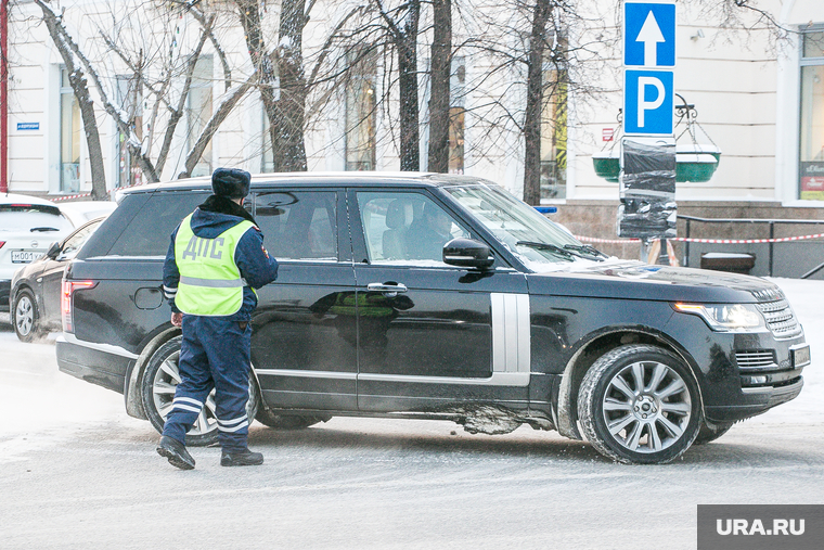 Виды города, зима. Тюмень, джип, гибдд, дпс, проверка документов