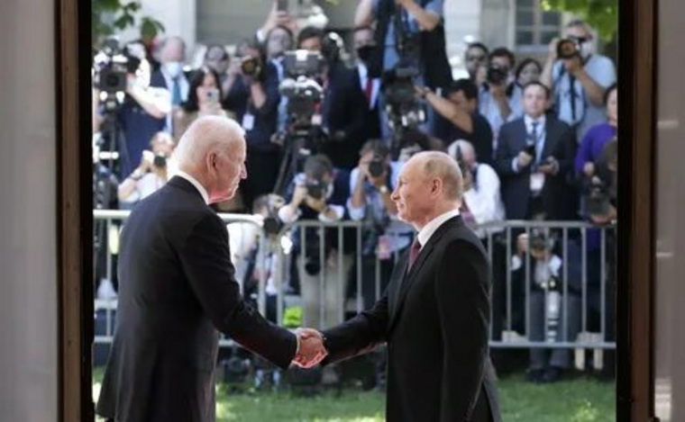 Владимир Путин и Джо Байден преодолели отметку в миллион упоминаний в российских СМИ