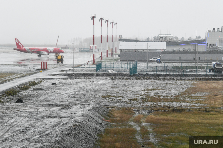 Первый рейс авиасообщения Екатеринбург-Тобольск авиакомпании Red Wings. Екатеринбург, аэропорт remezov, аэропорт ремезов