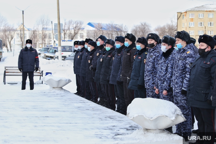 УМВД региона окажет помощь и поддержку семье погибшего полицейского Дениса Михалева