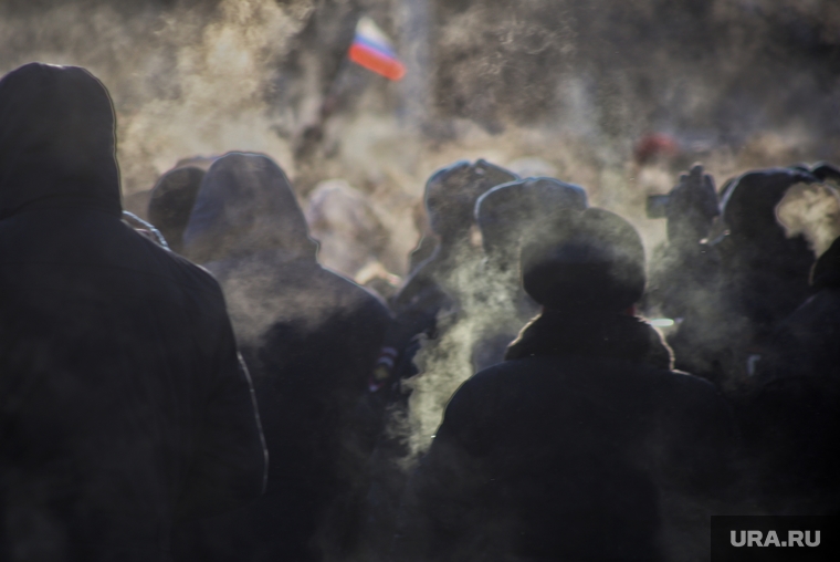 Несанкционированный митинг в поддержку оппозиционера. Курган, россия, российский флаг, народ, митинг, триколор, шествие, толпа