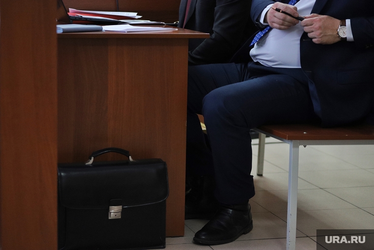 Судебное заседание по уголовному делу бывшего главы Кетовского района Носова Александра. Курган, депутат, чиновник, портфель, документы, деловой костюм