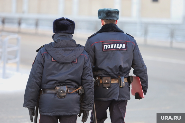 Строительство ледового городка на площади Ленина. Курган, полиция, наряд полиции