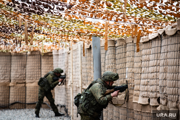 201-я российская военная база. Таджикистан, Душанбе, оружие, военнослужащие цво, военная база, солдат, 201военная база, маскировочная сетка